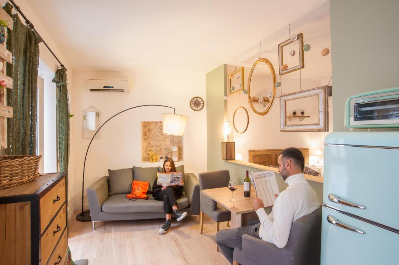 Homes4Holidays - Artistic Nest 시라쿠사 외부 사진