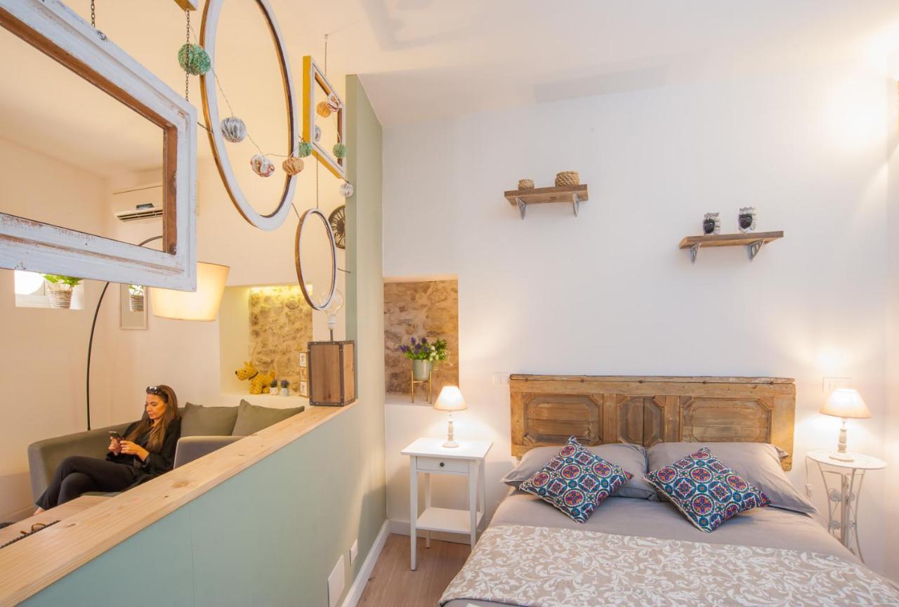 Homes4Holidays - Artistic Nest 시라쿠사 외부 사진