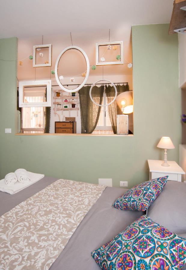 Homes4Holidays - Artistic Nest 시라쿠사 외부 사진